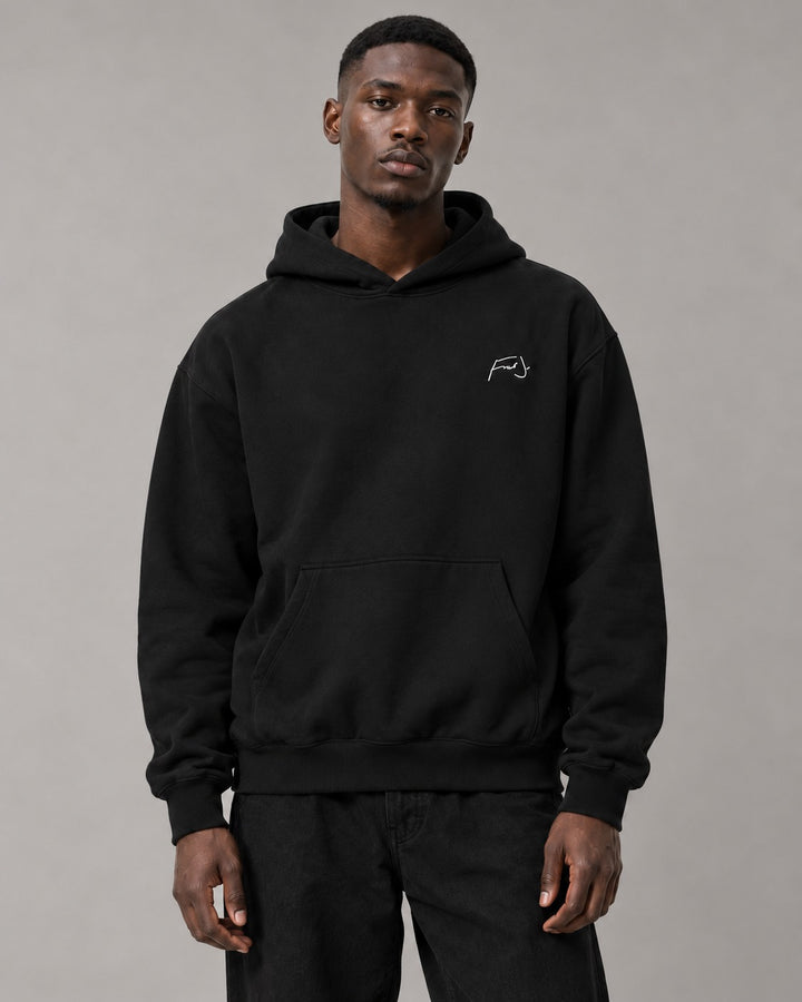 FredJo Black Hoodie porté, homme — streetwear Paris