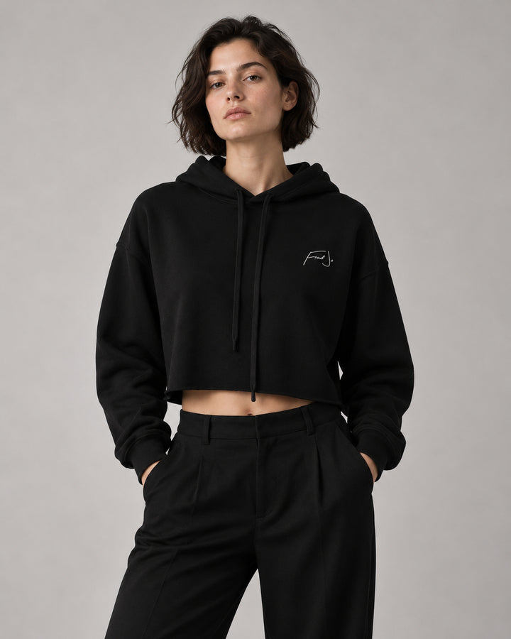 FredJo Crop Hoodie noir porté, femme — streetwear Paris