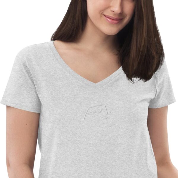 Fred Jo Women’s recycled v-neck t-shirt - Fred jo Clothing