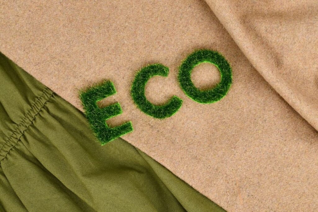 Eco-Chic: Embracing Sustainable Customized Clothing for a Greener Wardrobe
